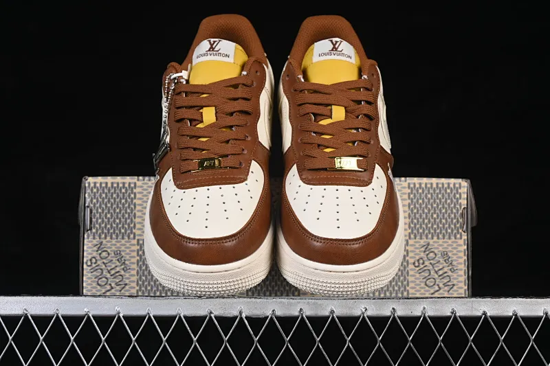 All categories Nk Air Force 1 Air Force series Nk Air Force 1 Low Air Force low top Nike Air Force 1'07 Low joint milk white coffee brown Air Force 1 low top casual sneakers IH1817-800